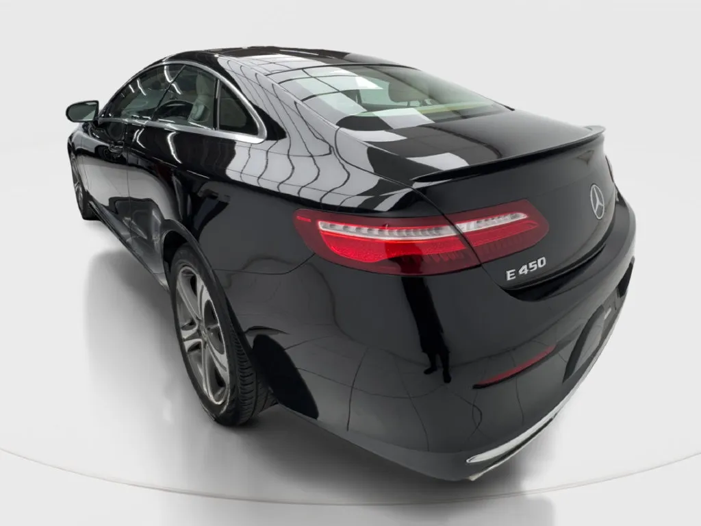 Mercedes-Benz E-Class photo 11