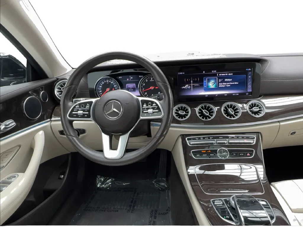 Mercedes-Benz E-Class photo 32
