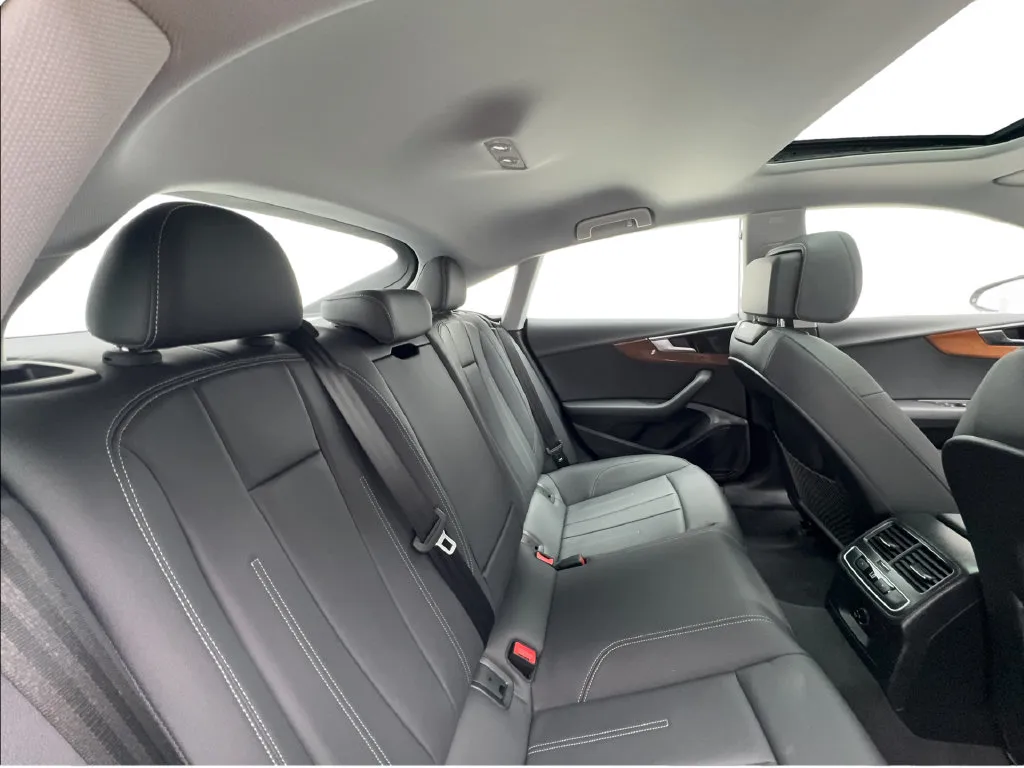 Audi A5 photo 32
