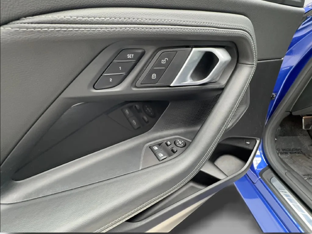 BMW 2 Series photo 29