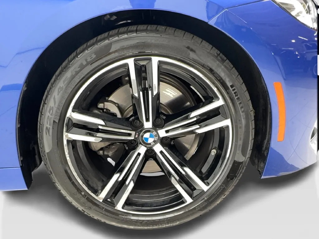 BMW 2 Series photo 15