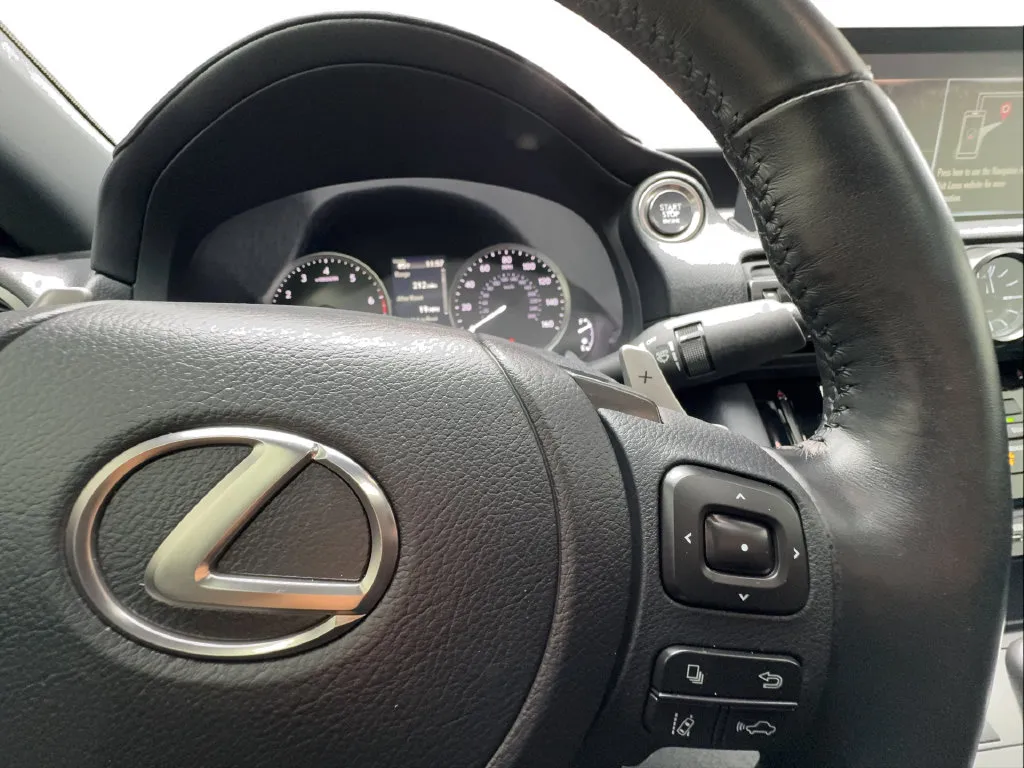 Lexus IS photo 46