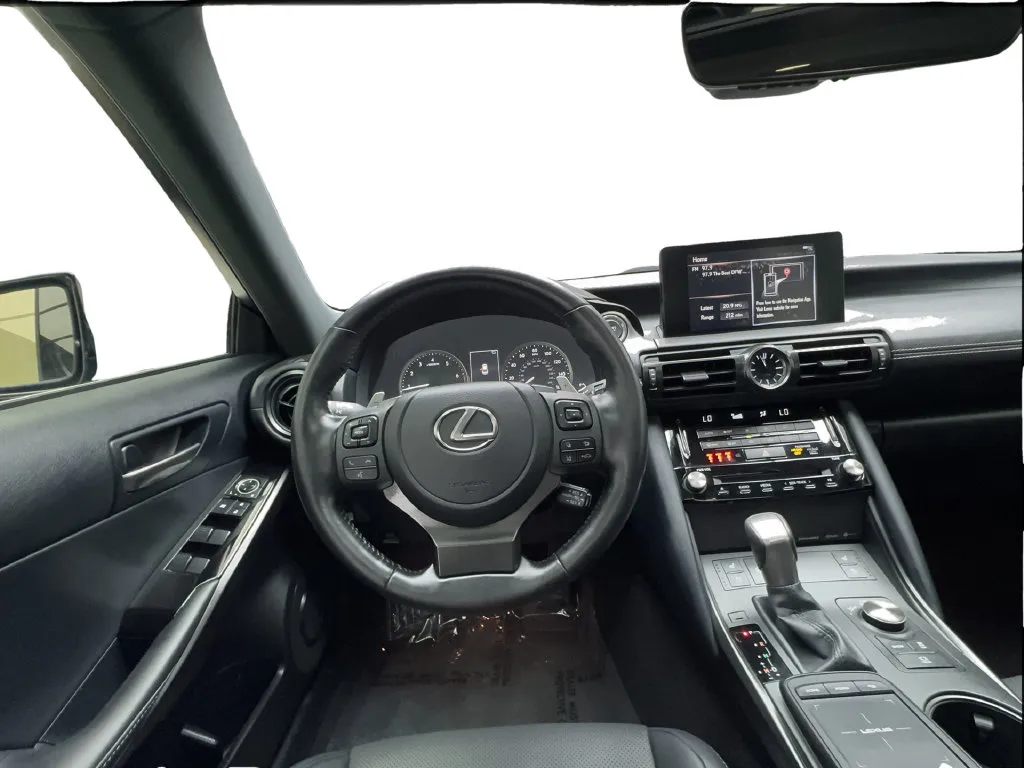 Lexus IS photo 40