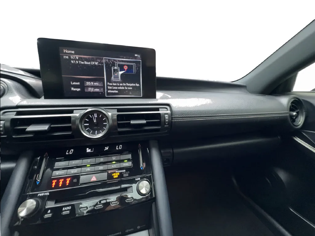 Lexus IS photo 49
