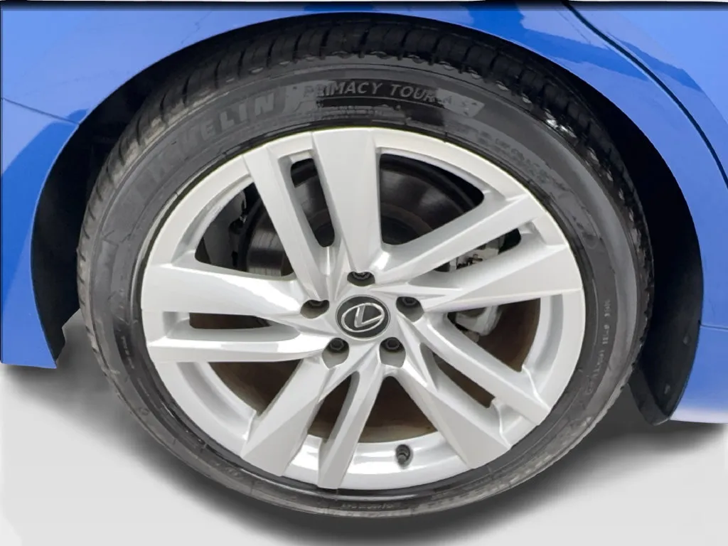 Lexus IS photo 18