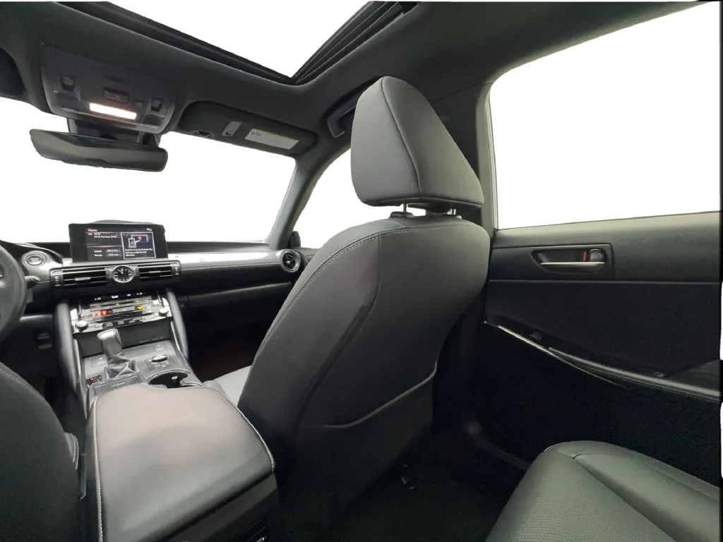 Lexus IS photo 44