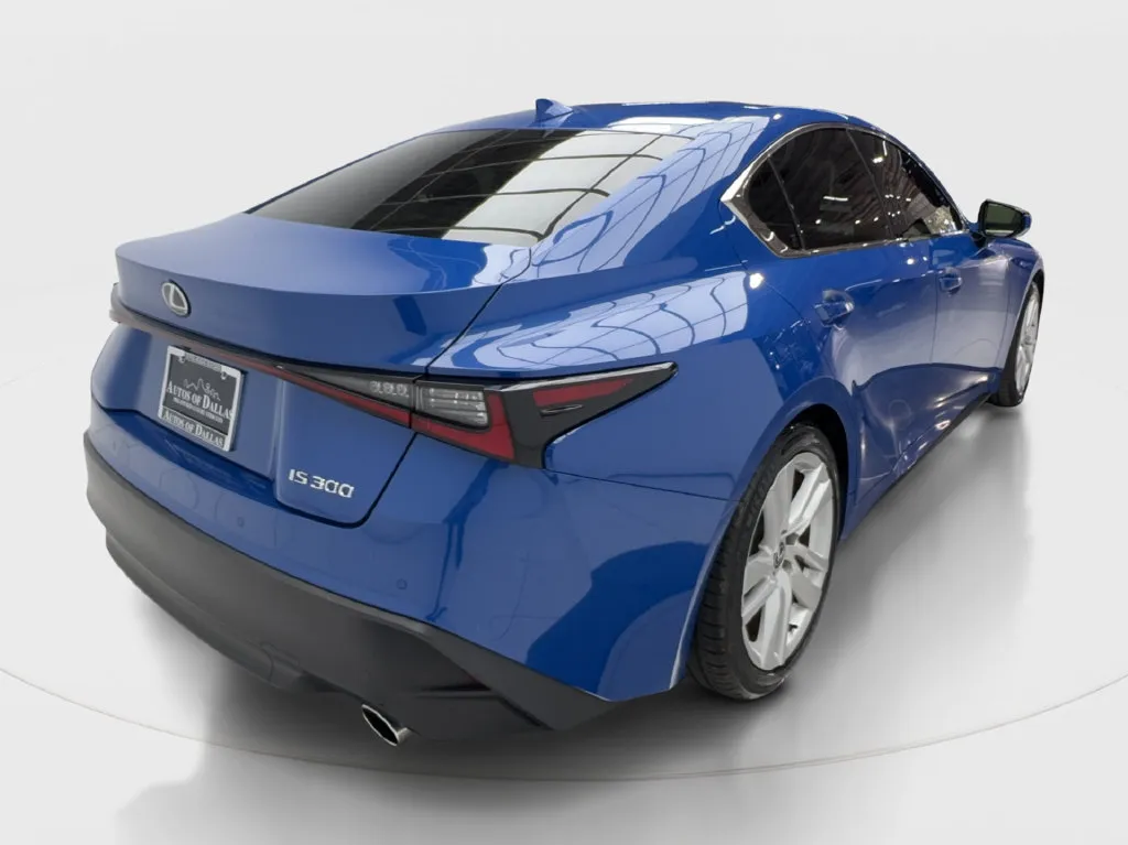 Lexus IS photo 8