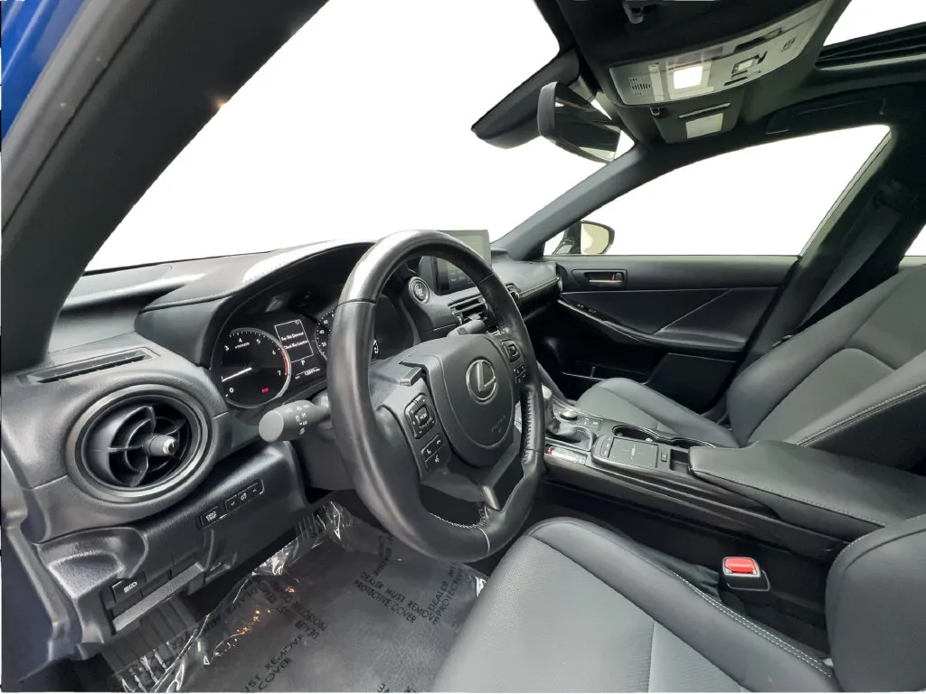 Lexus IS photo 23