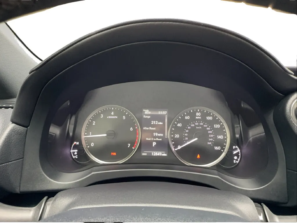 Lexus IS photo 45