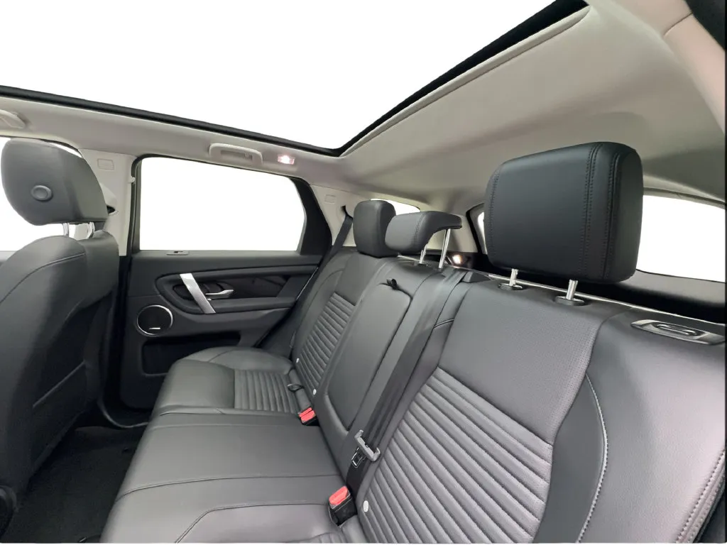 Land Rover Discovery Sport photo 28