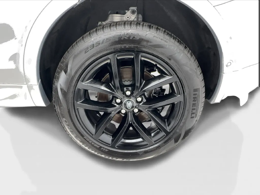 Land Rover Discovery Sport photo 14
