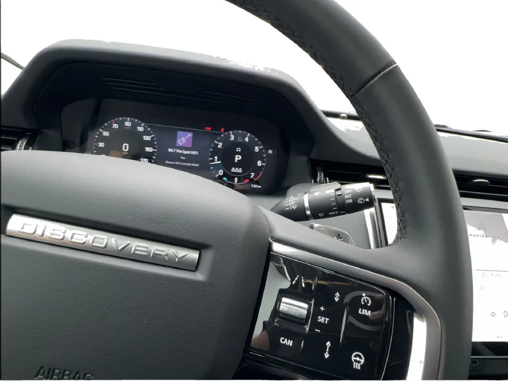 Land Rover Discovery Sport photo 47