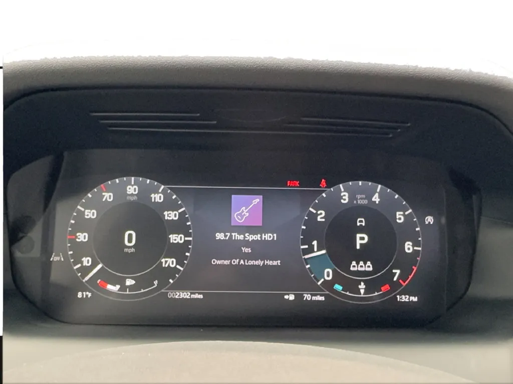 Land Rover Discovery Sport photo 46