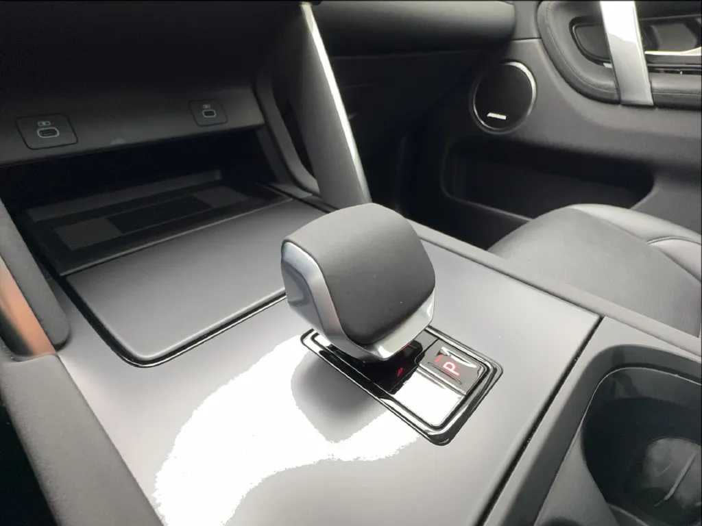 Land Rover Discovery Sport photo 53