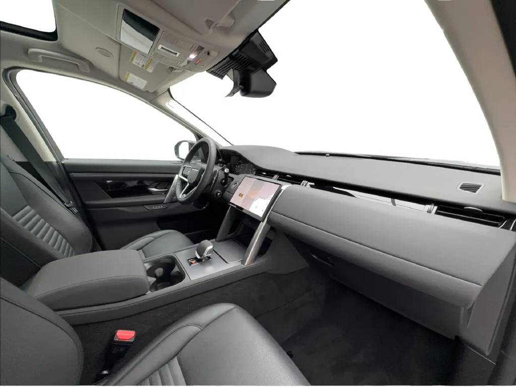 Land Rover Discovery Sport photo 36