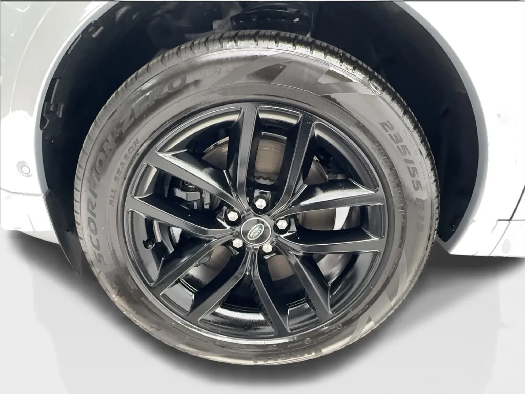 Land Rover Discovery Sport photo 15