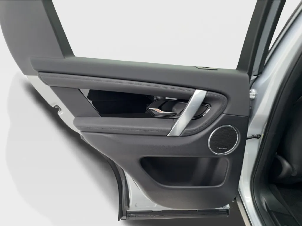 Land Rover Discovery Sport photo 29