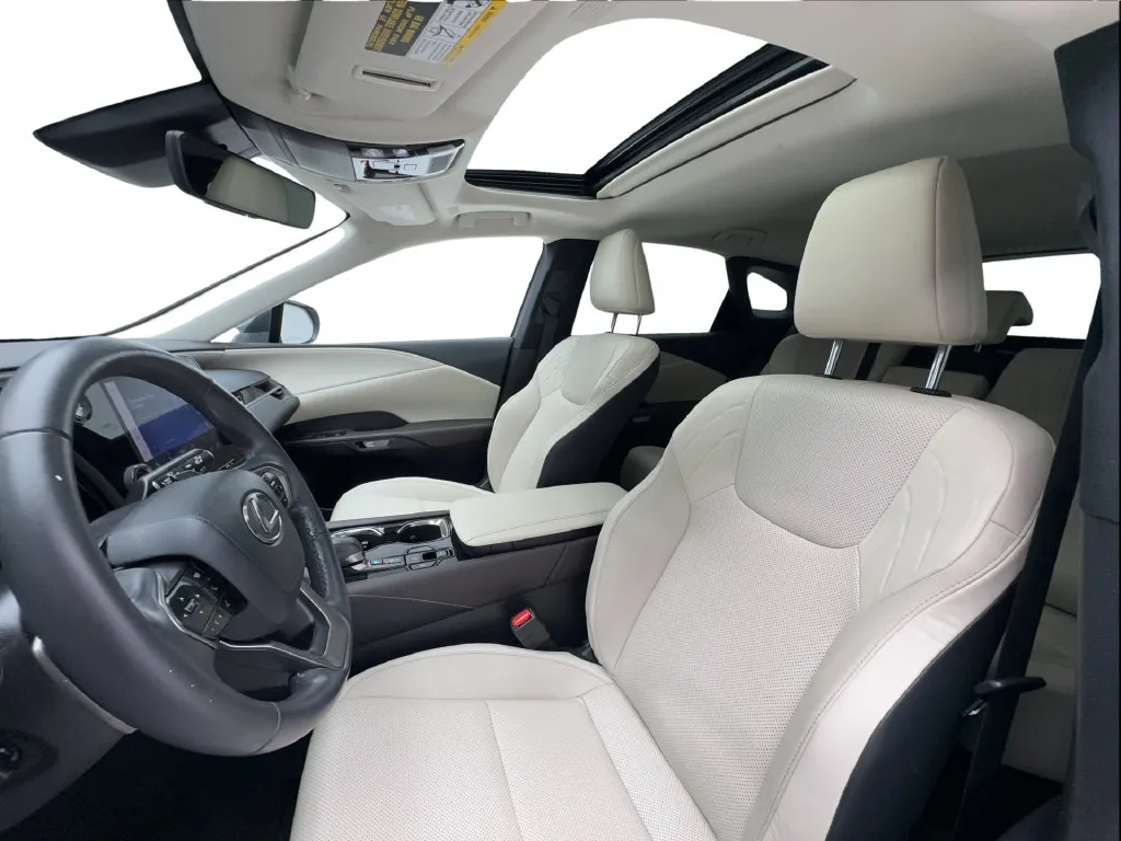 Lexus RX photo 21