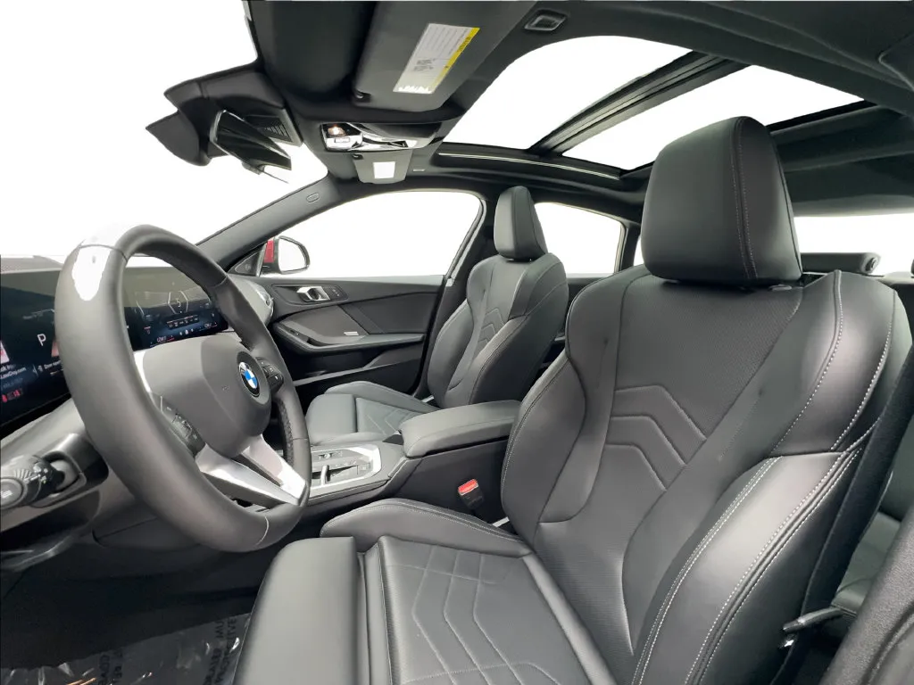 BMW 2 Series photo 21