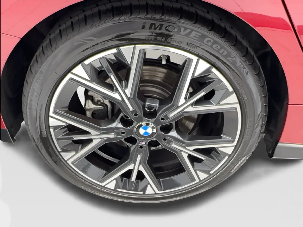 BMW 2 Series photo 18