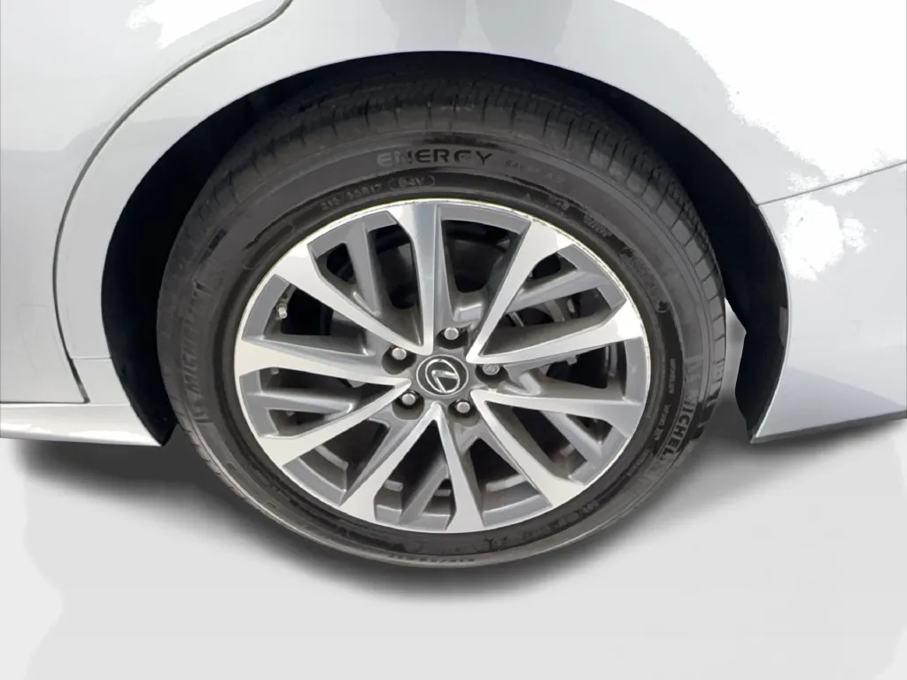 Lexus ES photo 14