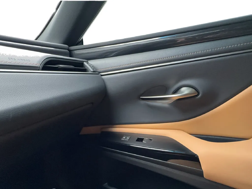 Lexus ES photo 50