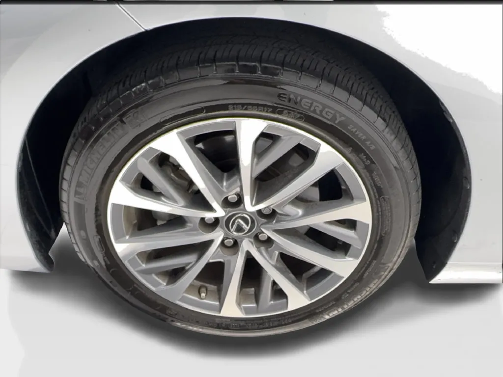 Lexus ES photo 15