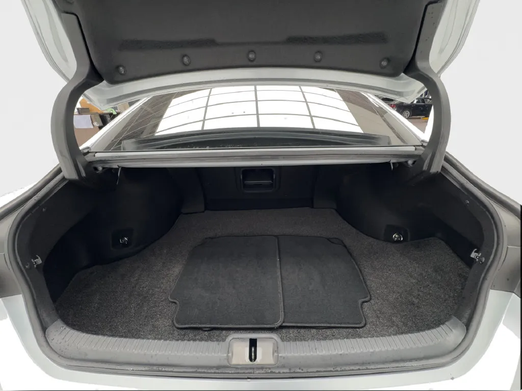 Lexus ES photo 19