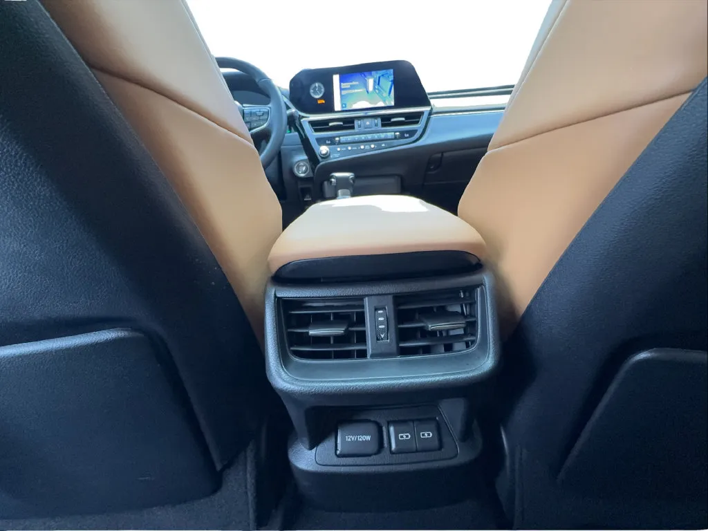 Lexus ES photo 43