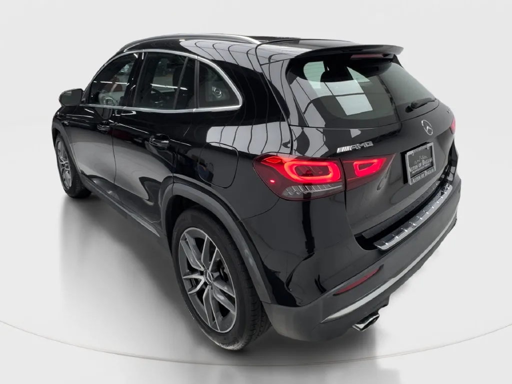 Mercedes-Benz GLA photo 11