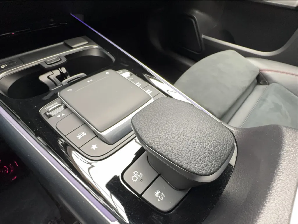 Mercedes-Benz GLA photo 51