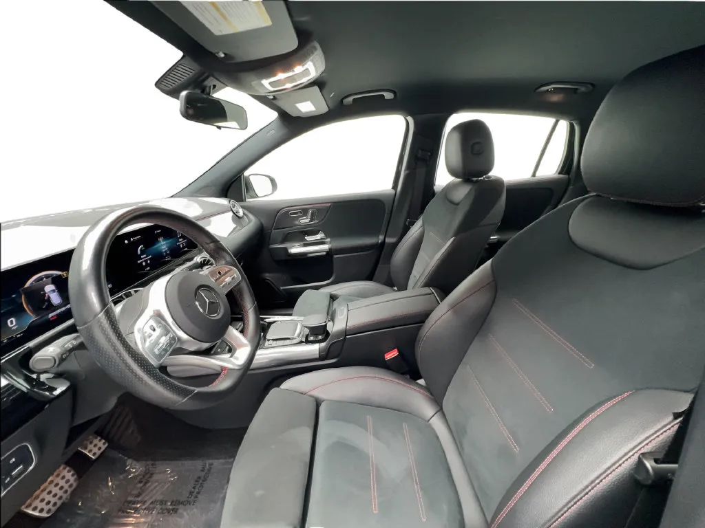 Mercedes-Benz GLA photo 21