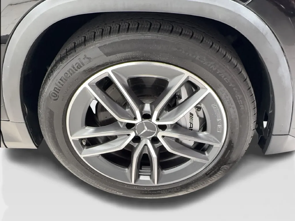 Mercedes-Benz GLA photo 15