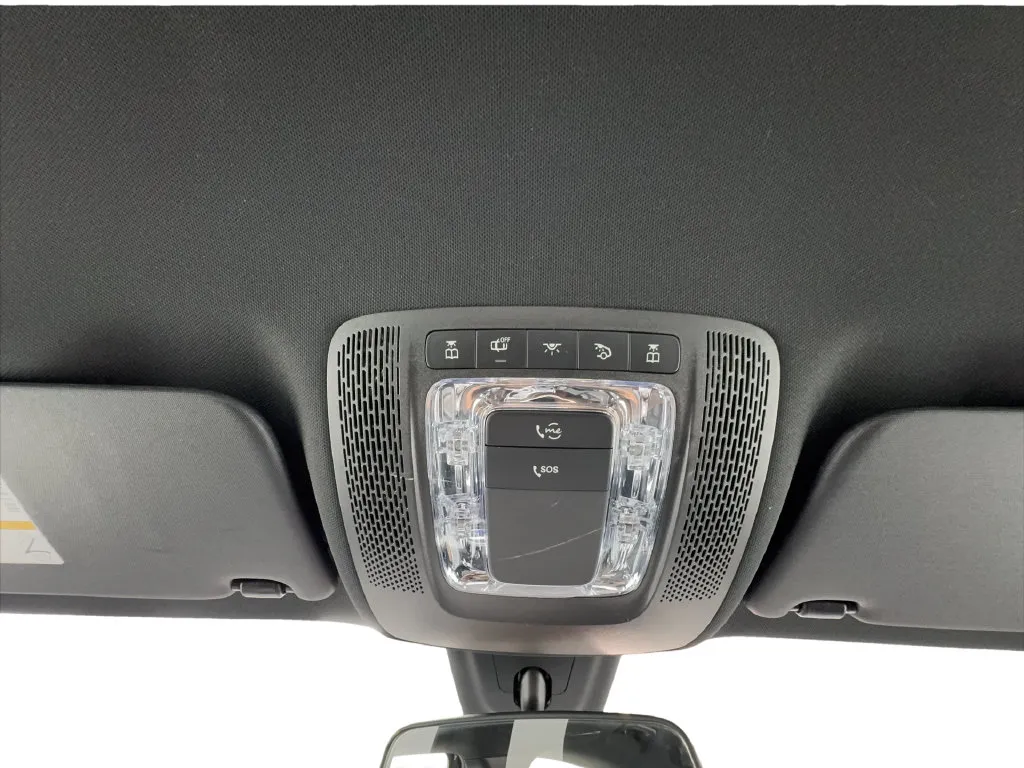 Mercedes-Benz GLA photo 49
