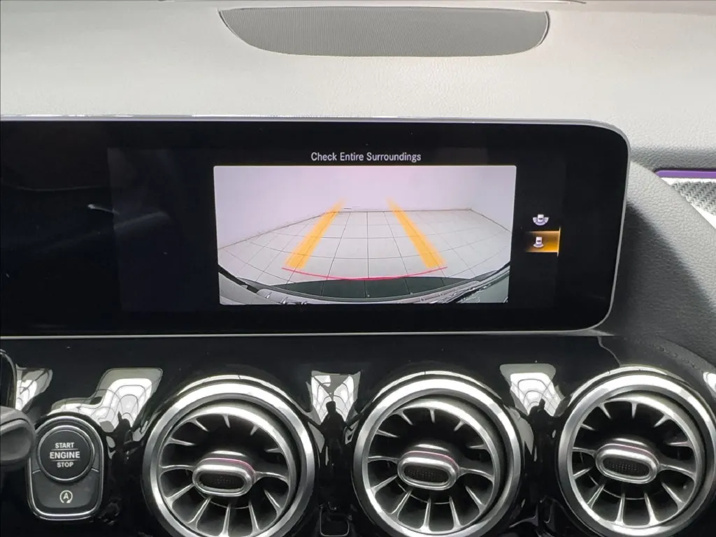 Mercedes-Benz GLA photo 58