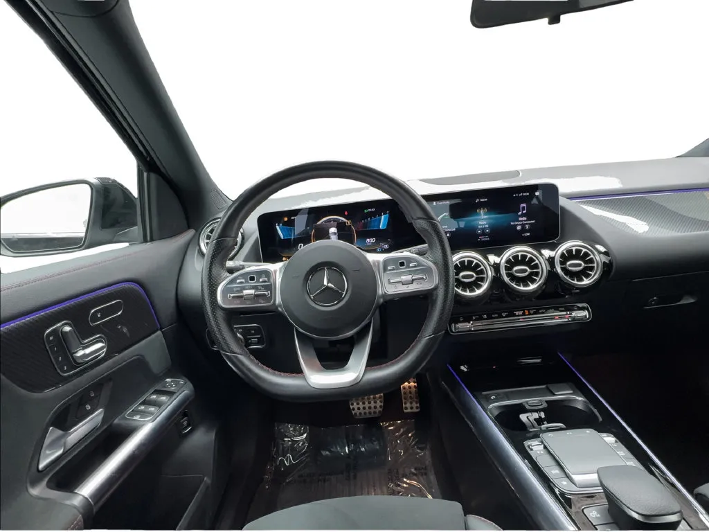 Mercedes-Benz GLA photo 36