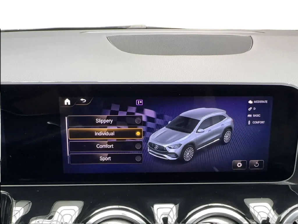 Mercedes-Benz GLA photo 56