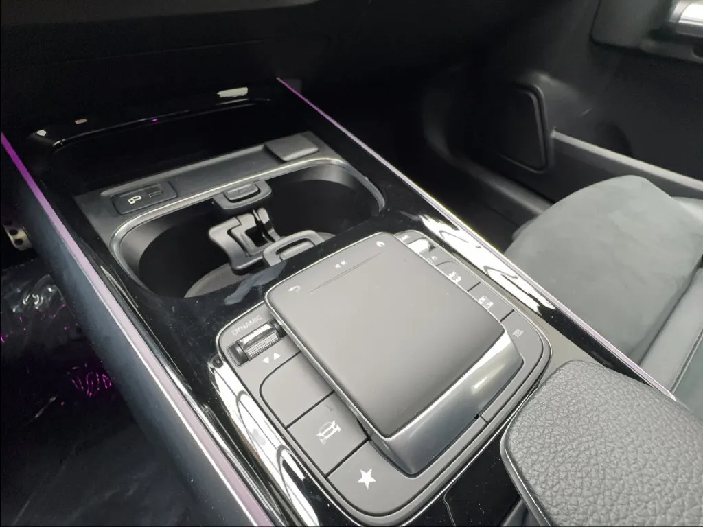 Mercedes-Benz GLA photo 50