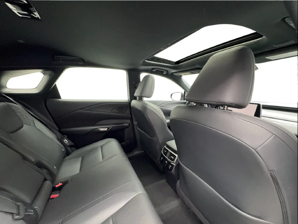 Lexus RX photo 30
