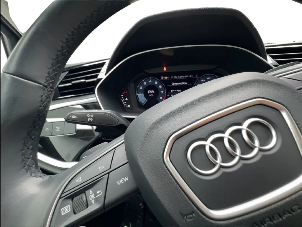 Audi Q3 photo 46