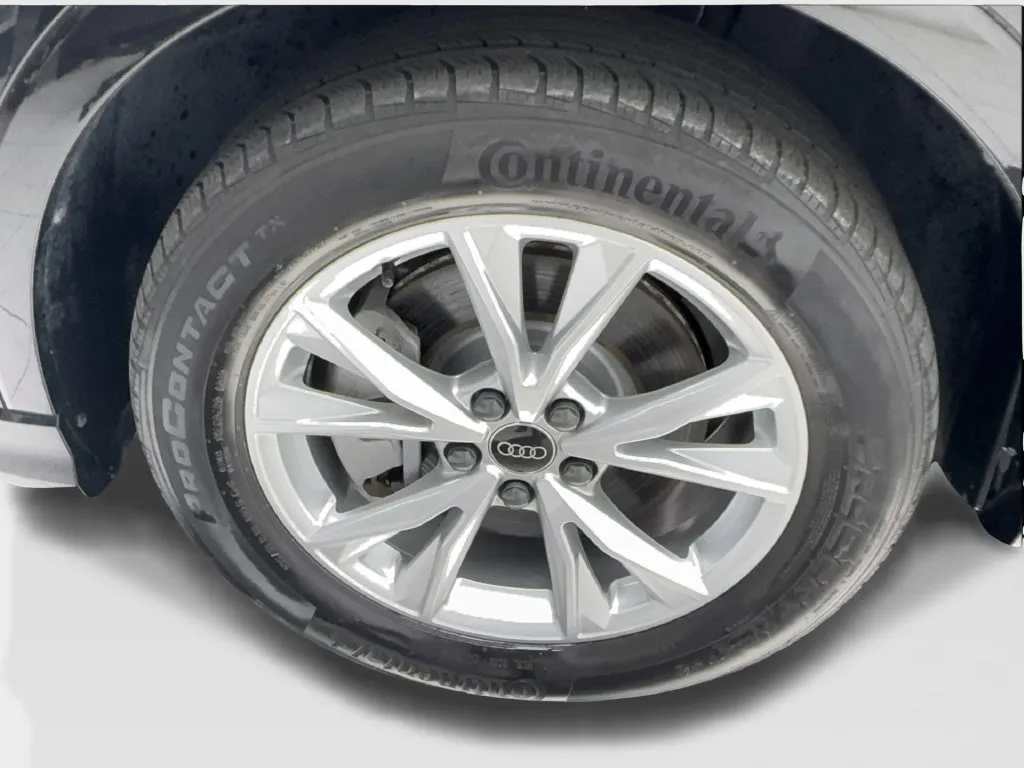 Audi Q3 photo 15
