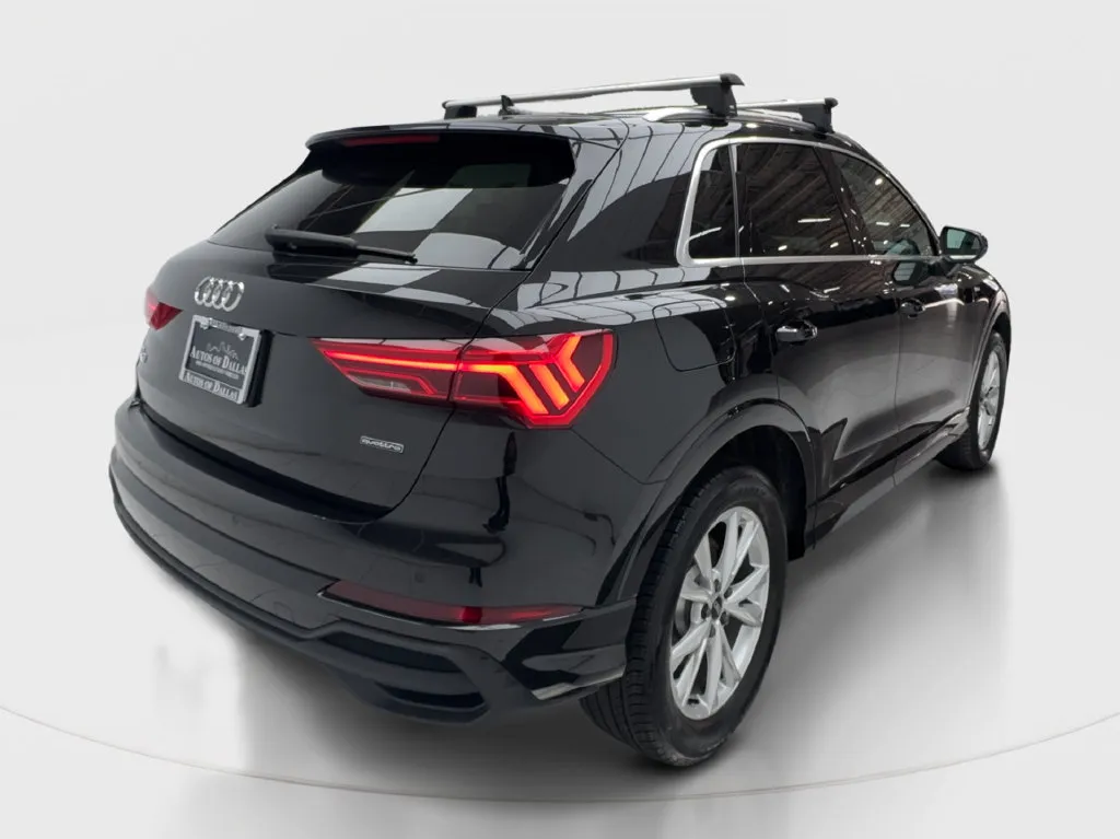 Audi Q3 photo 8