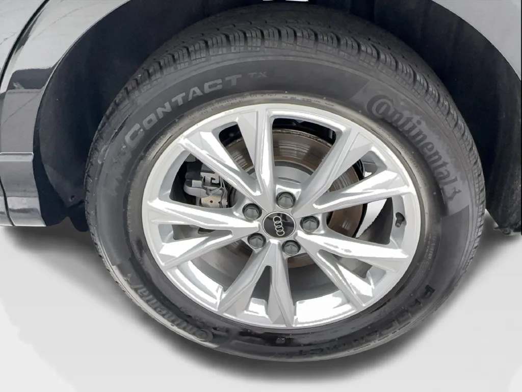 Audi Q3 photo 14