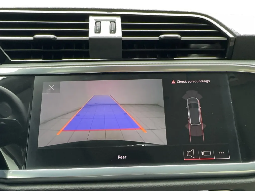 Audi Q3 photo 57