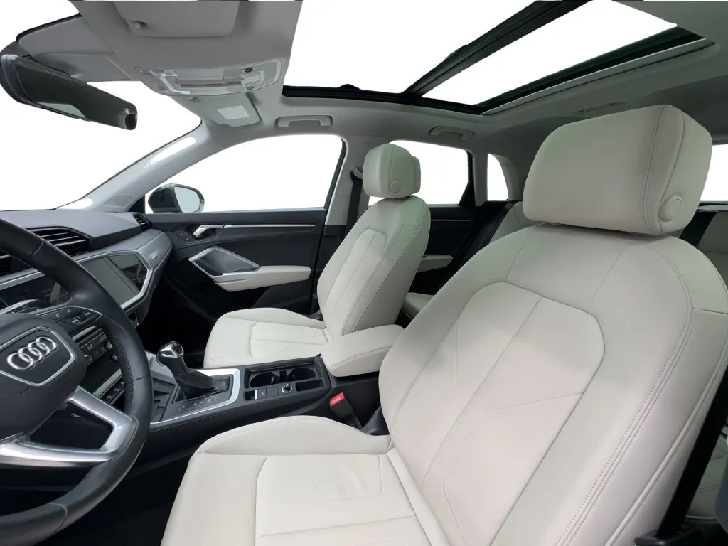 Audi Q3 photo 21