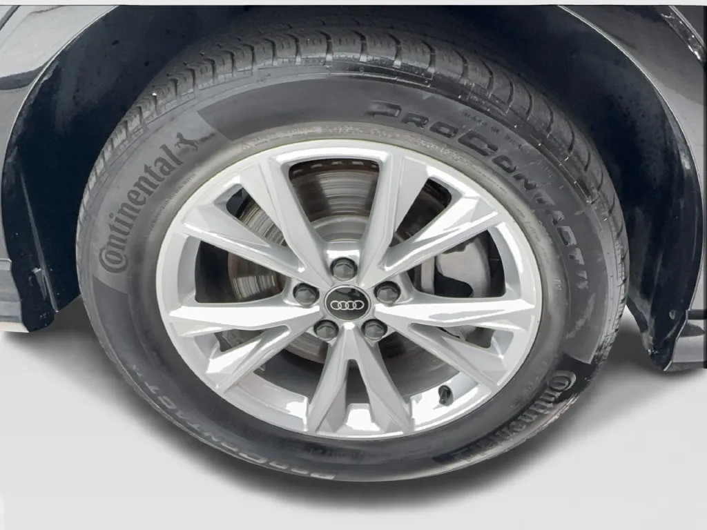 Audi Q3 photo 16