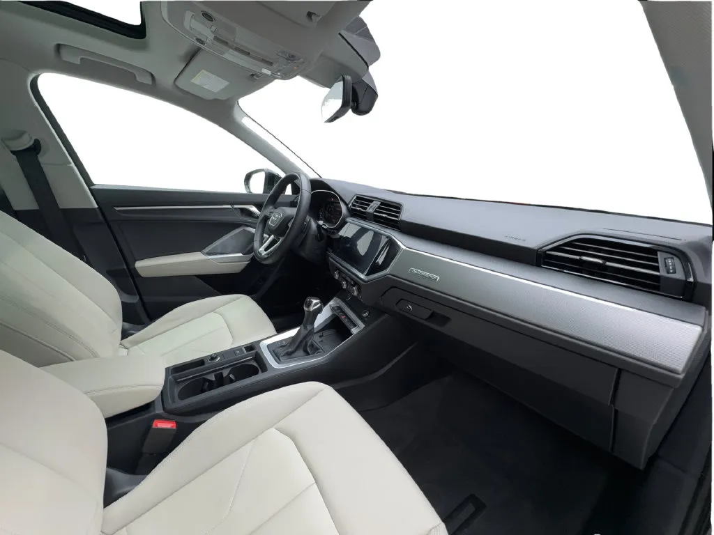 Audi Q3 photo 36
