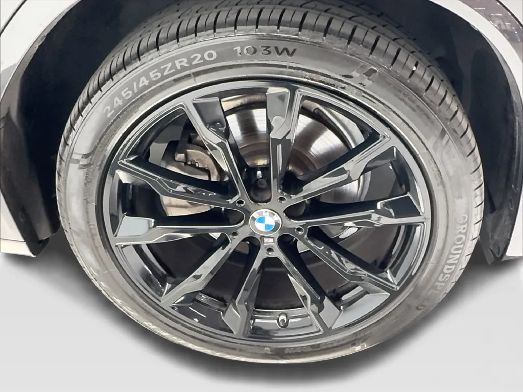 BMW X4 photo 16