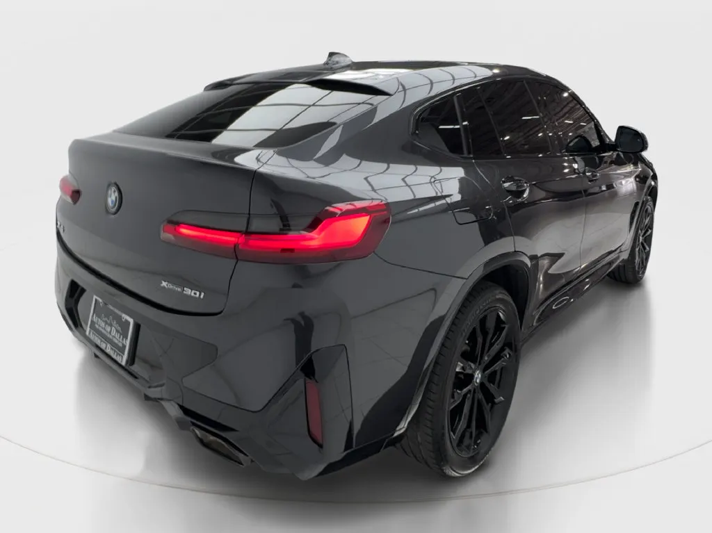 BMW X4 photo 8