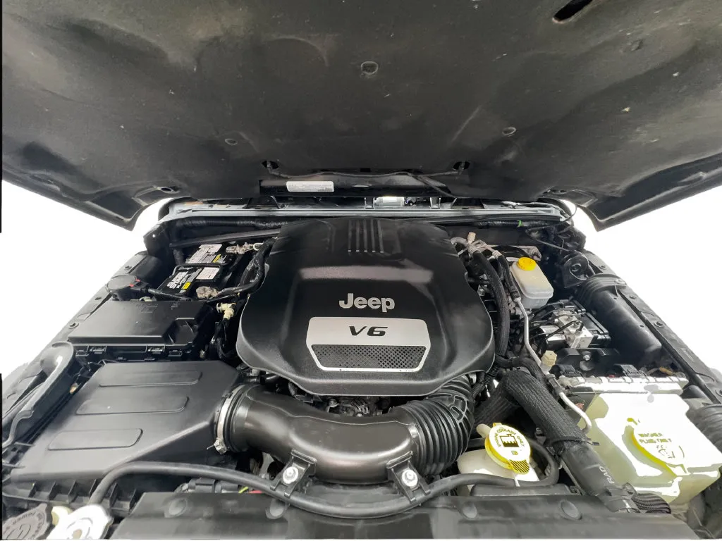 Jeep Wrangler photo 19